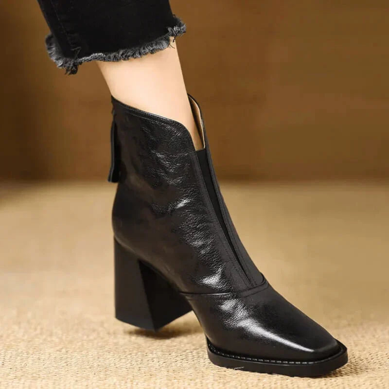 Cassidy – comfortable ankle boots with a stable heel