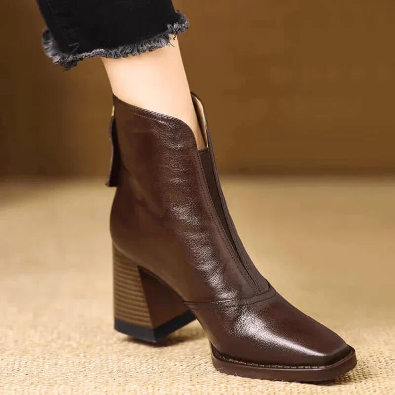 Cassidy – comfortable ankle boots with a stable heel