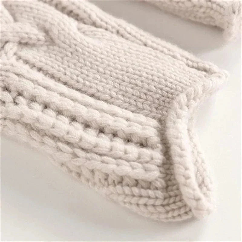 Kelly – Cashmere Cable Knit Turtleneck